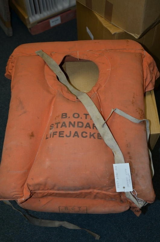 Wahine, Lifejacket