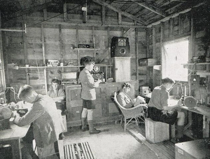 WCS Wireless Club Rooms 1940s