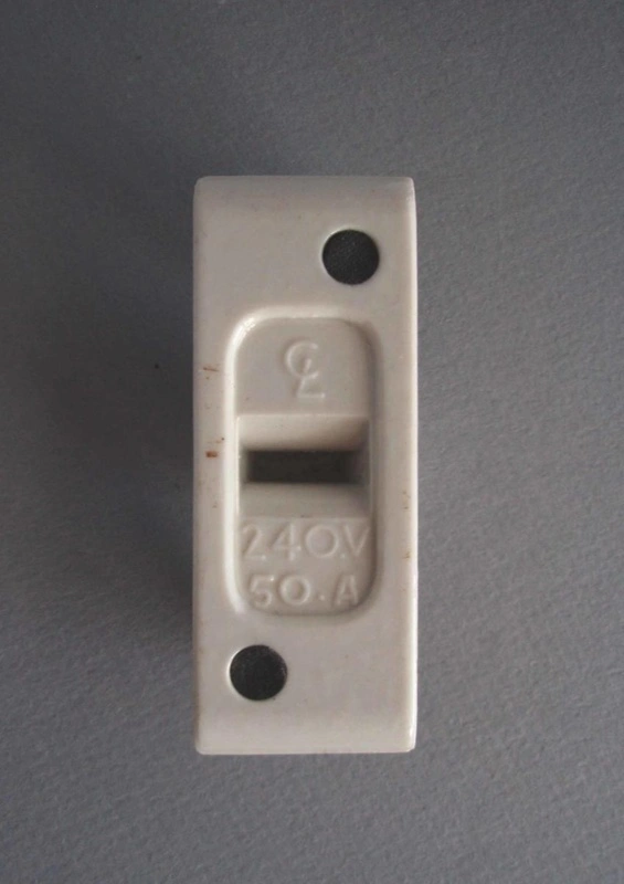 Fuse holder