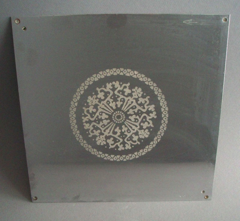 Photo engraving plate
