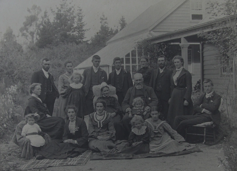 Photograph [Dickie Family, Tuturau, 1904]