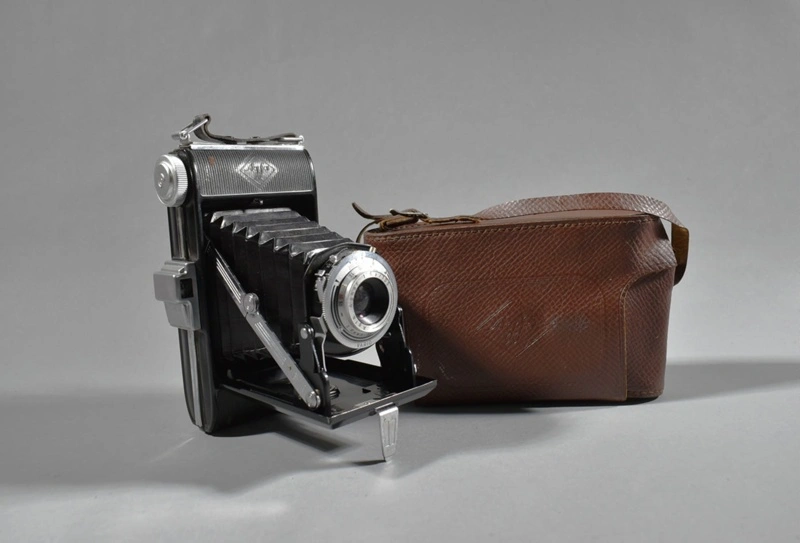 Agfa Billy 1 Folding Camera with Case