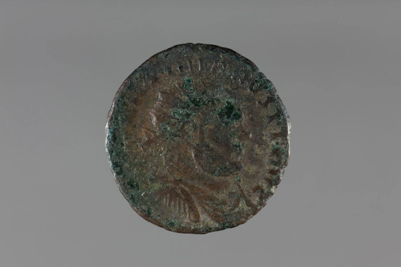 Coin, bronze radiate fraction, Maximian