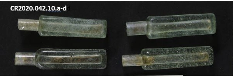 Small glass vials (phial) without stoppers (4)