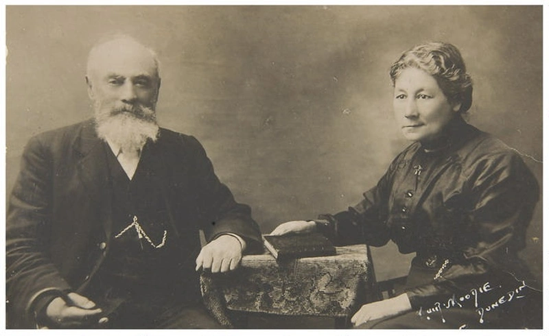 Photograph, Mr and Mrs Collings