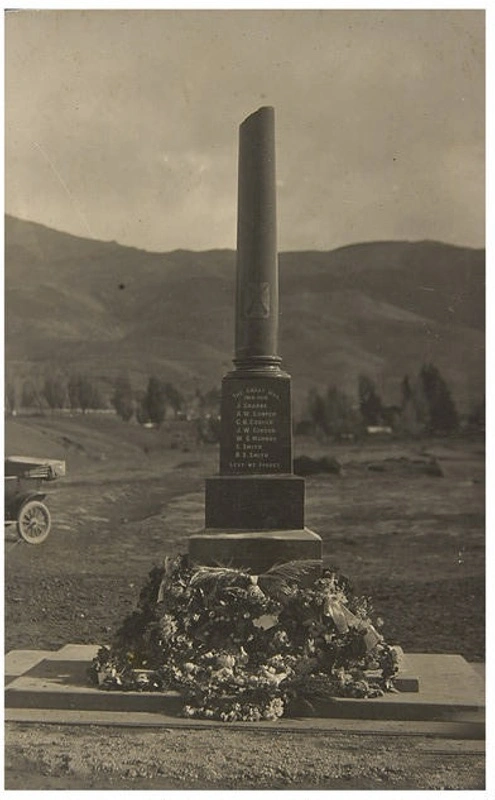 Photograph, Bannockburn War Memorial, 1923