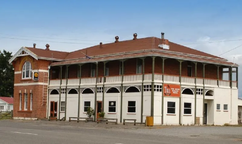 Takapau Hotel 2002