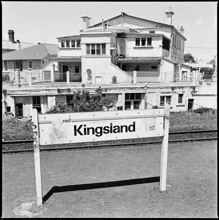 Kingsland Railway Station, 1989