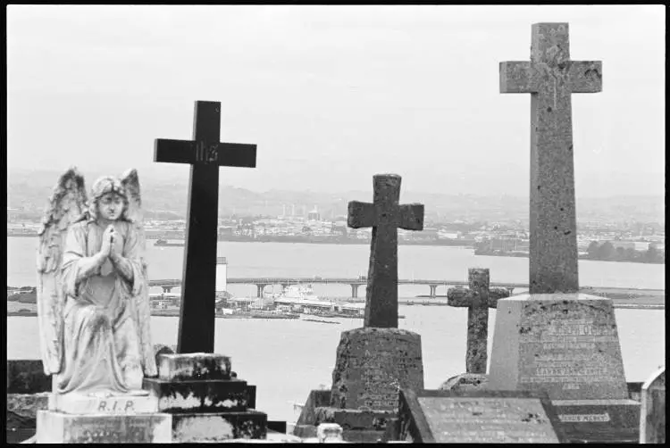 Hillsborough Cemetery, 1989
