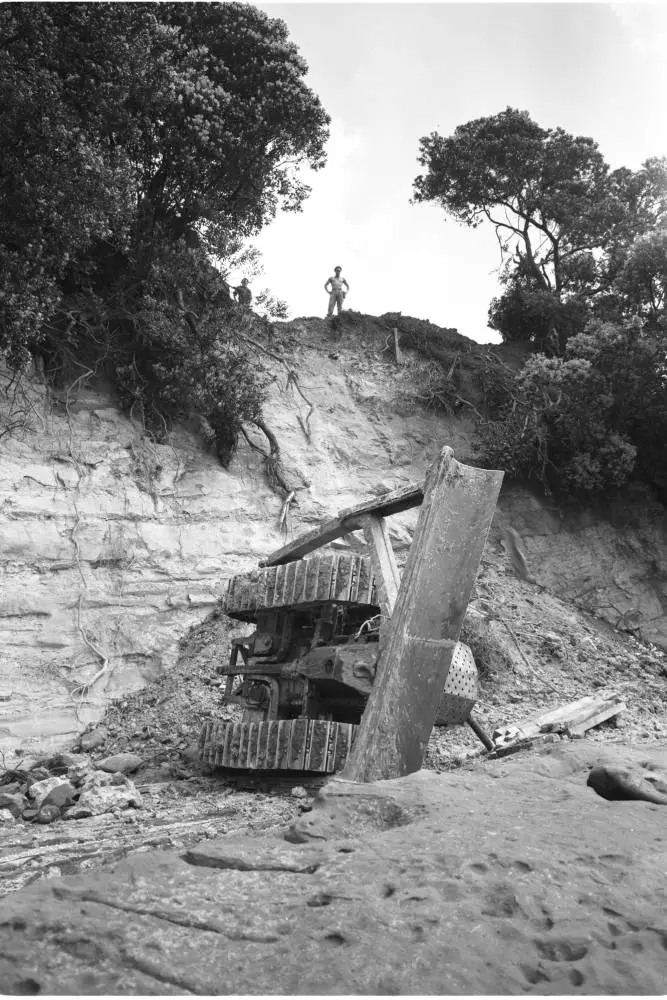 Construction of the Auckland Harbour Bridge, 1958