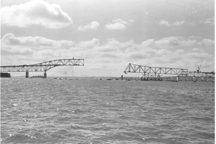 Construction of the Auckland Harbour Bridge, 1958