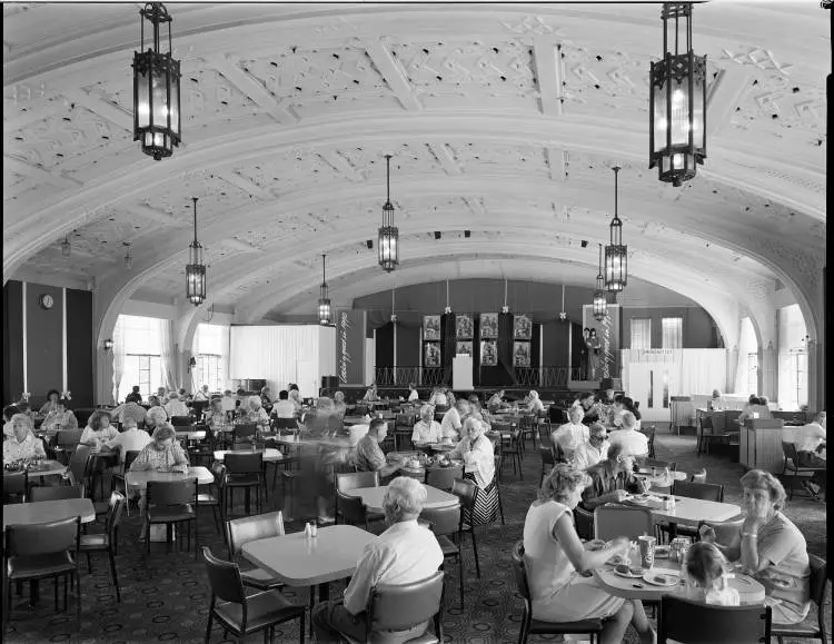 Farmers tearoom, Hobson Street, 1990