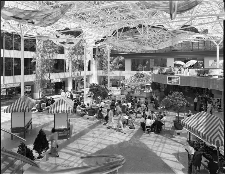 Chase Plaza, Albert Street, Auckland Central, 1989