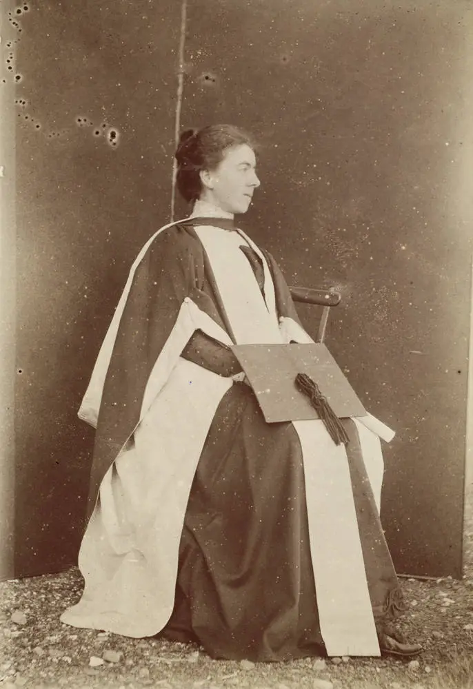 Grace Russell, 1898