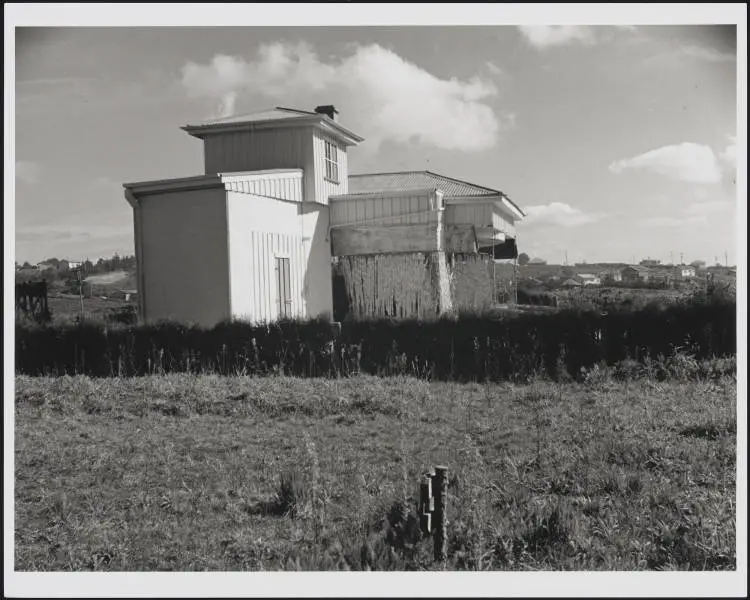 Castor Bay Battery gun emplacement, 1944