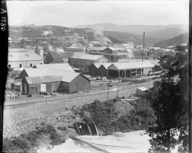 Cyanide plant at the Victoria Battery, Waikino, 1906