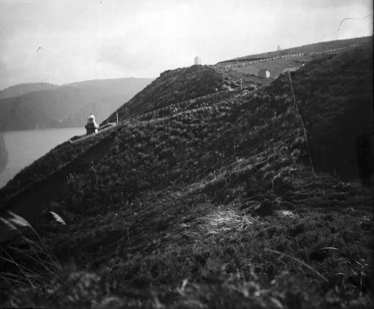 Manukau Heads lighthouse, 1902