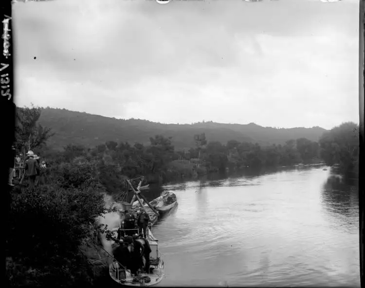 Landing on the Whanganui River at Taumarunui, 1906