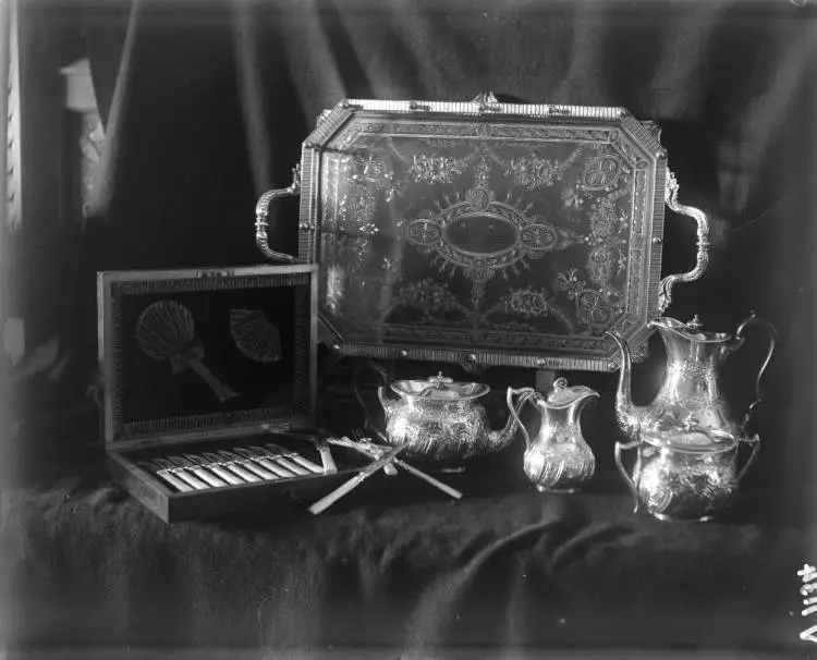 Silver tea set, tray and cutlery, 1909