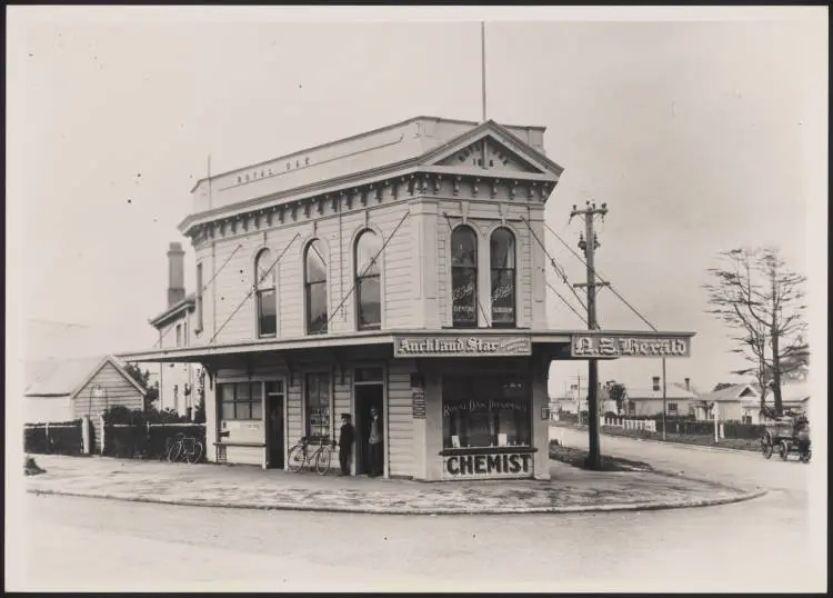 Former Royal Oak Hotel, Campbell Road, 1900s