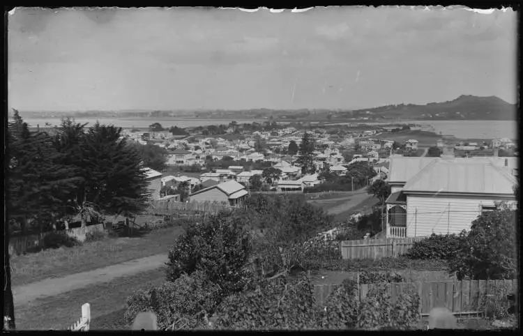 Onehunga and Māngere Mountain
