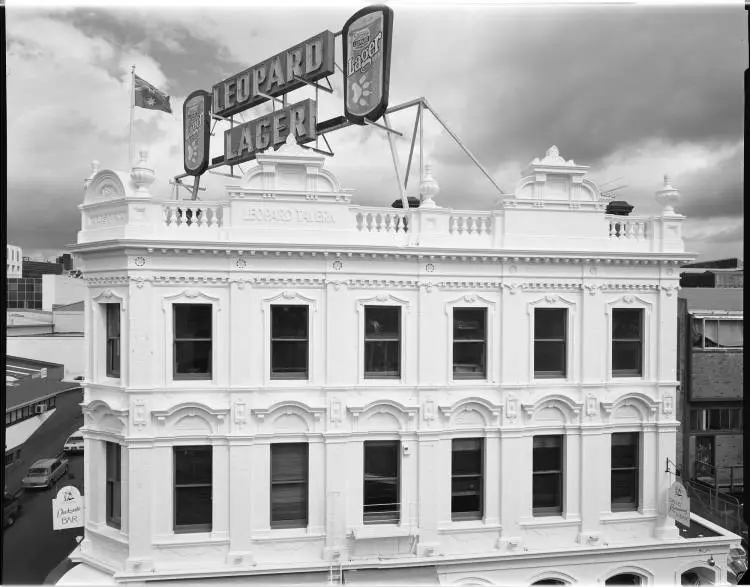 Leopard Tavern, Drake Street, Auckland Central, 1990