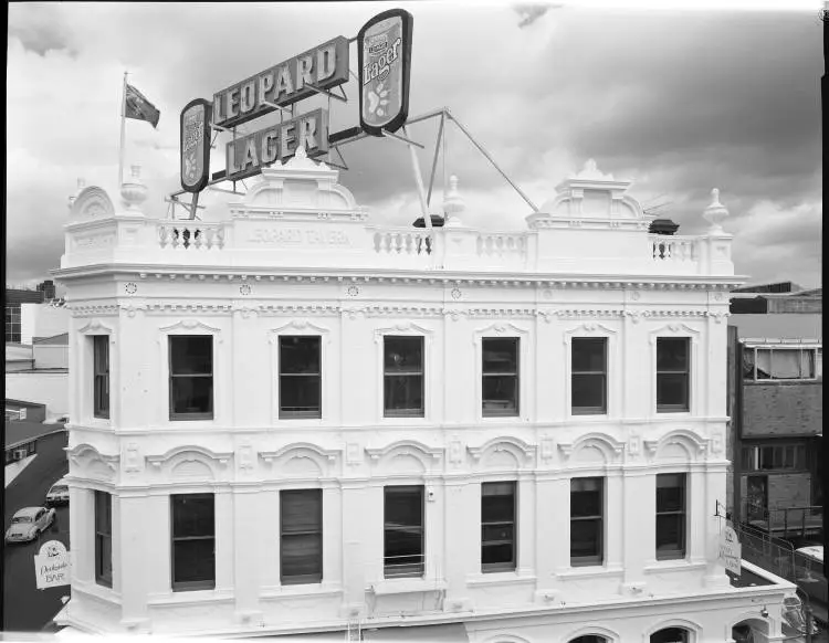 Leopard Tavern, Drake Street, Auckland Central, 1990