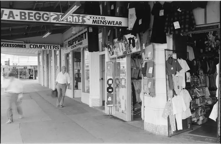 W.A. Begg Menswear, Pitt street, Auckland Central, 1990