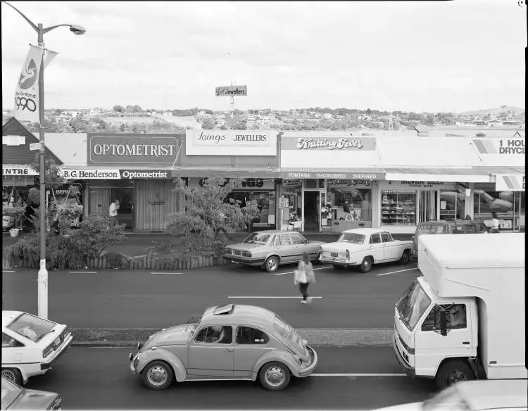 Panmure Shopping Centre, Queens Road, Panmure, 1990