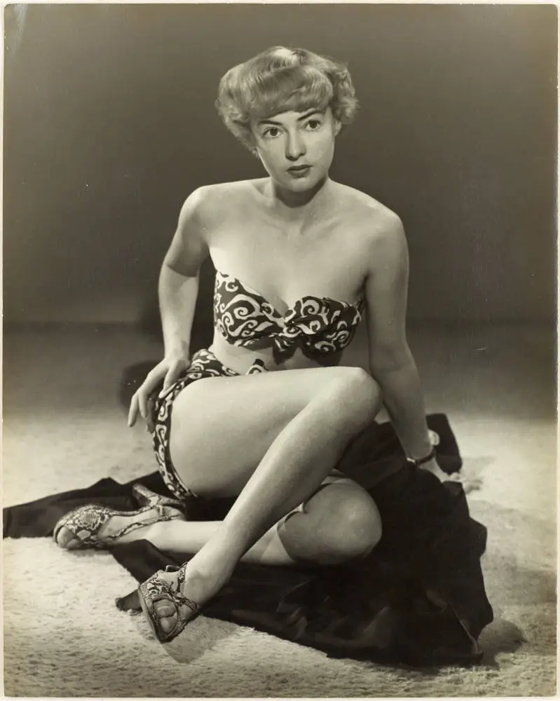 Maureen Roberts, 1952