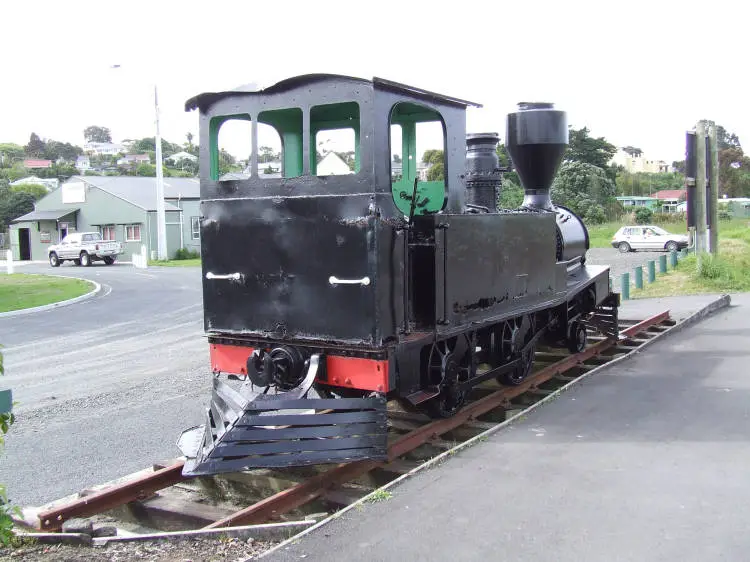 Steam locomotive at Helensville, 2006