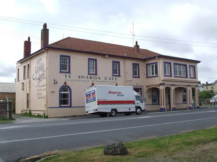 Grand Hotel, Helensville, 2006