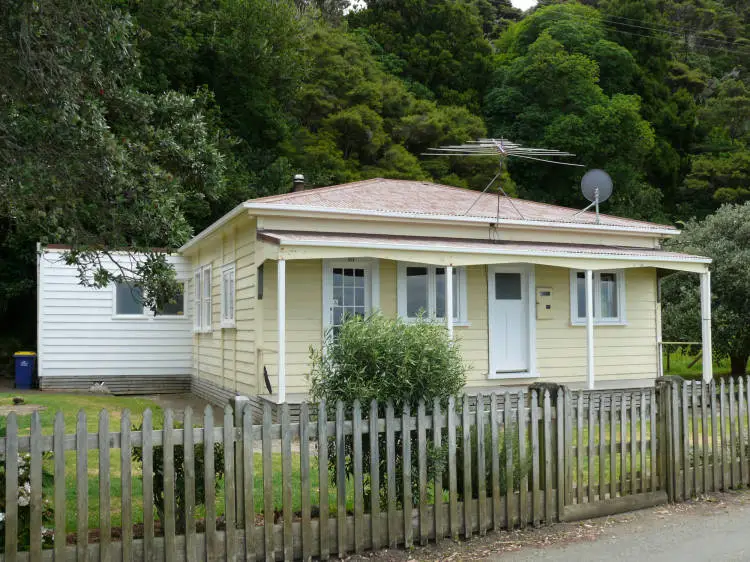 Barr Cottage, 1368 Huia Road, 2008