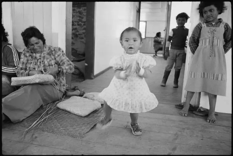 Weaving at Te Hiku o te Ika marae, Te Hāpua, 1980