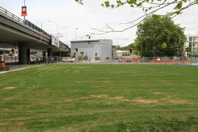 Victoria Park and the Birdcage (Rob Roy) Hotel, 2011