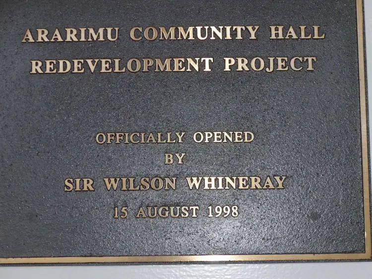 Ararimu Hall, plaque, 2015