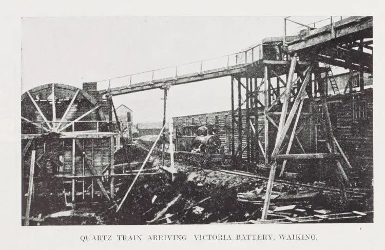 Quartz train arriving Victoria battery, Waikino