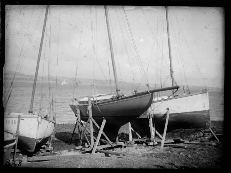 Yacht Loloma on the Devonport foreshore