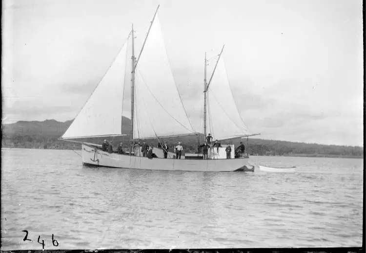 The scow Lena in the Hauraki Gulf