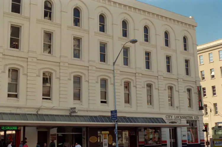 Building on Customs Street East, Auckland Central, 1986