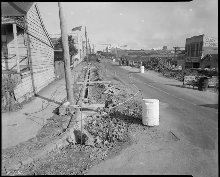 Nelson Street construction, Auckland Central, 1954