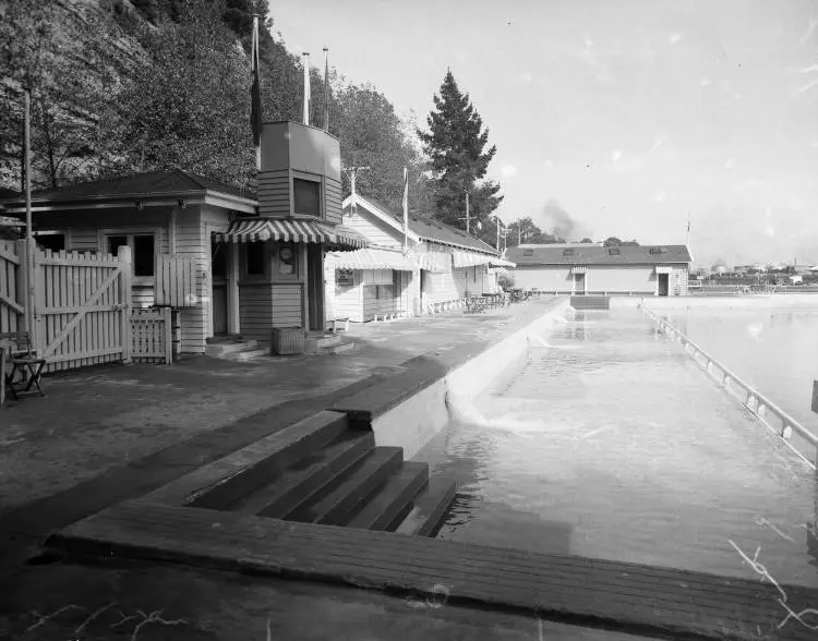 Parnell Baths, Judges Bay, 1954