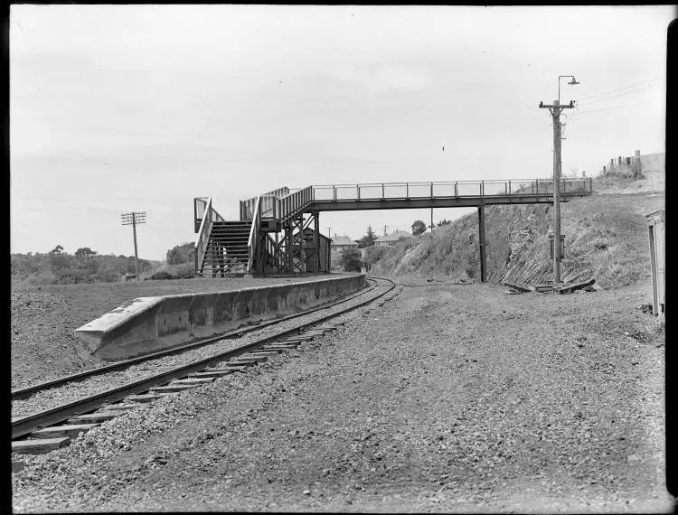 Meadowbank Railway Station, 1952