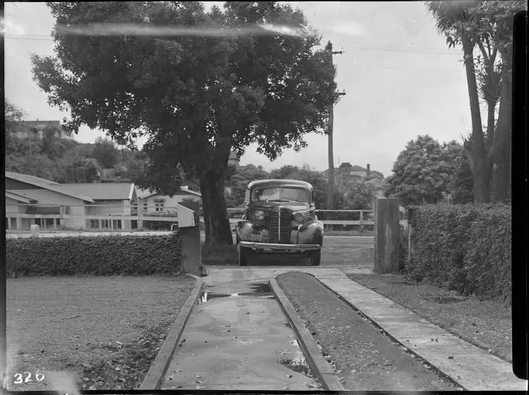 Driveway to a house, 1948
