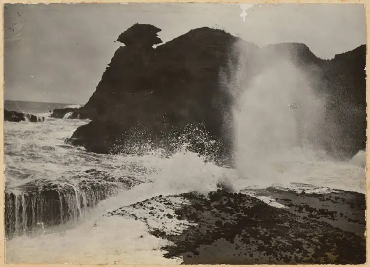 Blow Hole at The Gap, Piha