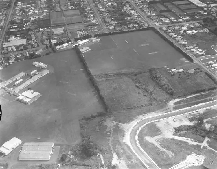 Aerial view of Avondale College, 1967