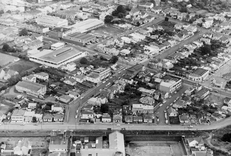 Aerial view over Grafton, 1964