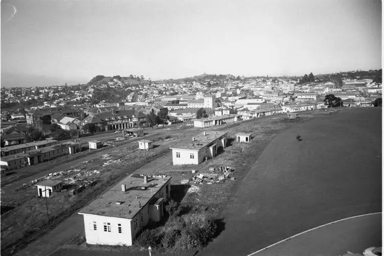 Transit housing in Titoki Street, Parnell, 1963