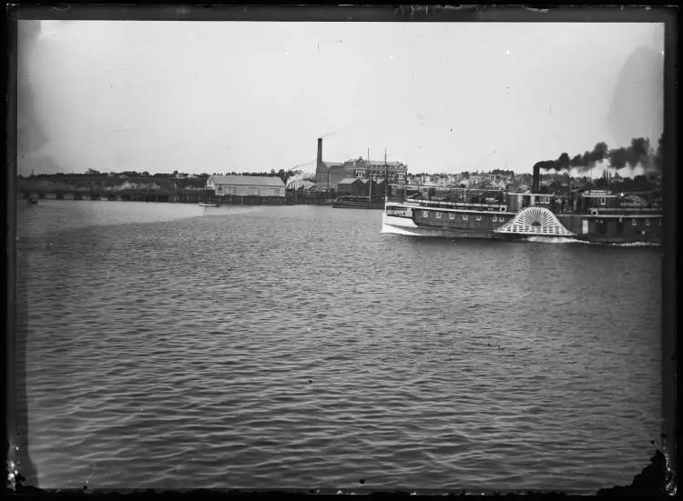 Paddle steamer Britannia in Mechanics Bay