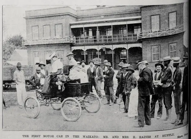 The first motor car in the Waikato, belonging to Mr and Mrs H Haines of Huntly